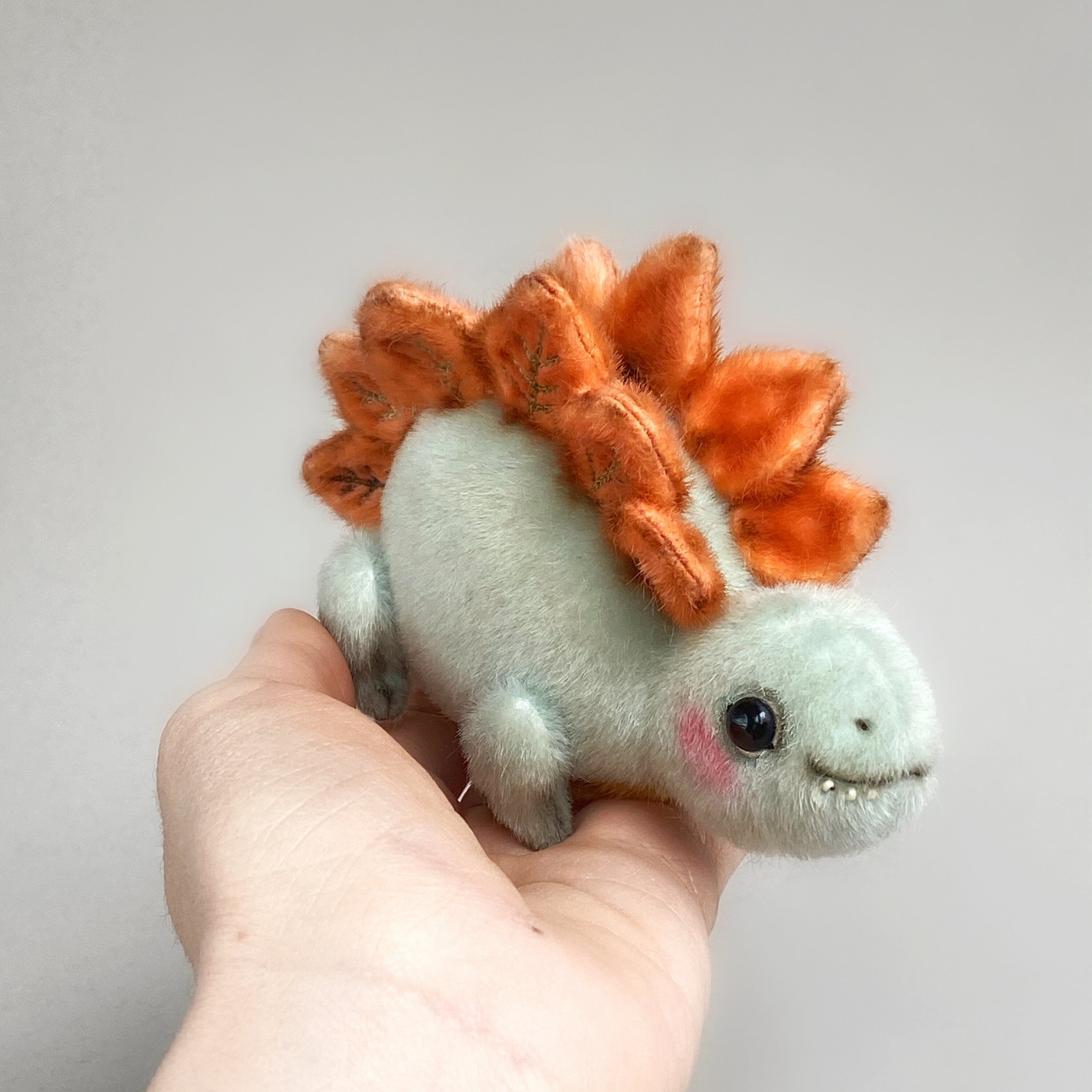 Stegosaurus PDF sewing pattern, Video tutorial DIY stuffed toy pattern, DIY Dino dinosaur toy pattern easy to follow by TSminibears
