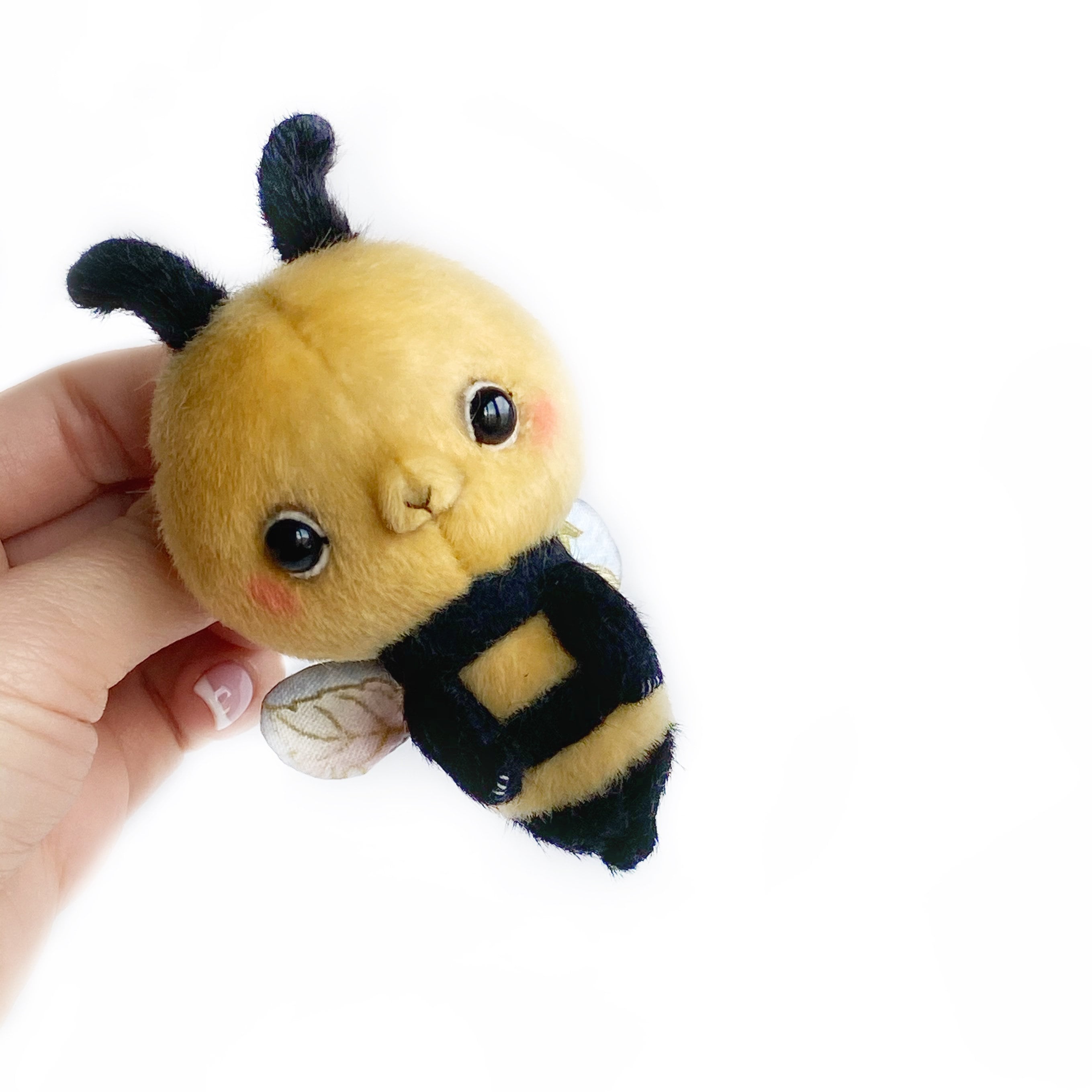 Bee PDF sewing pattern Video tutorial DIY stuffed toy pattern DIY honey bee toy kids toy pattern easy to sew for beginners TSminibears